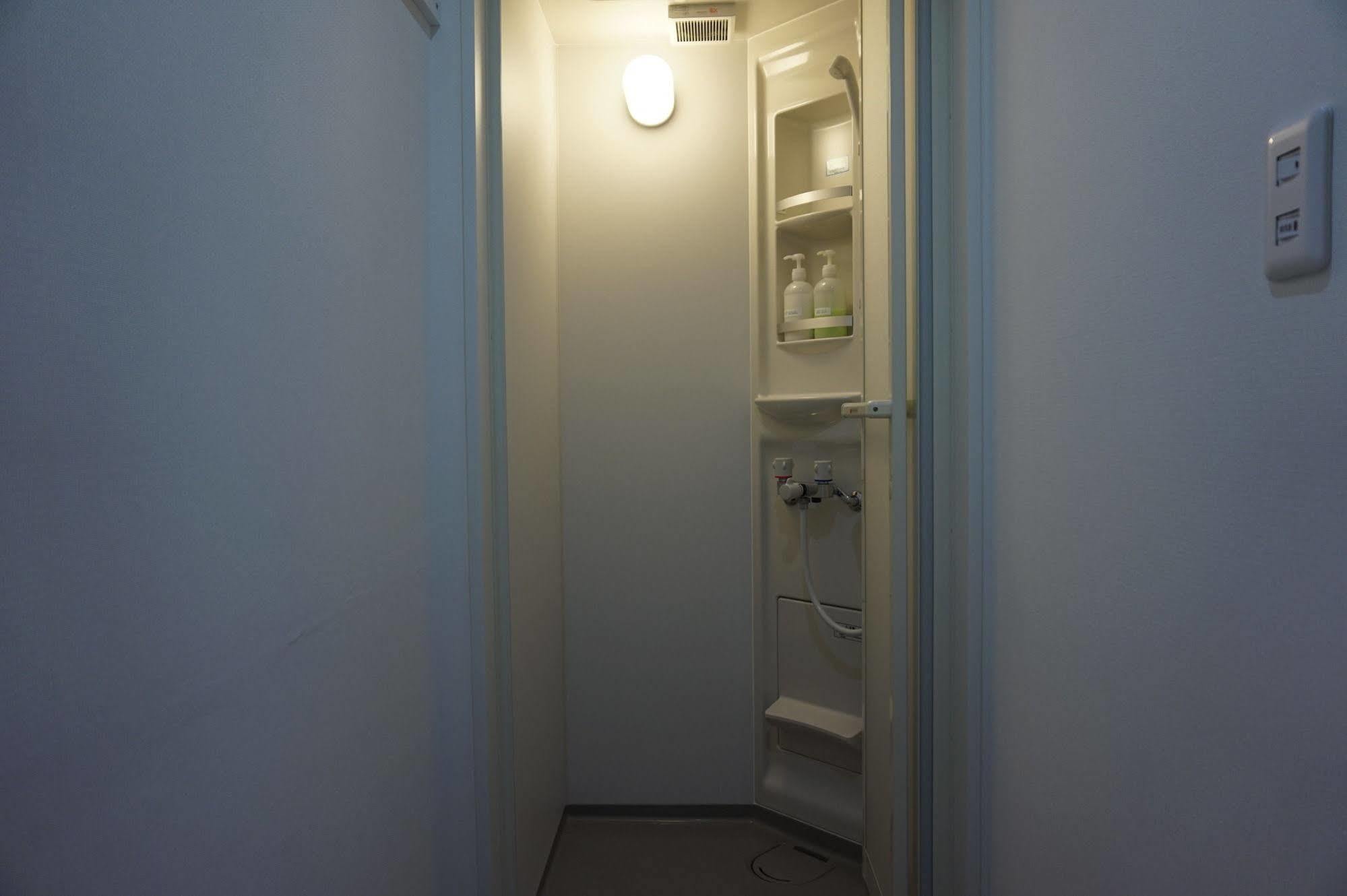 Uni Hostel Osaka Exterior photo