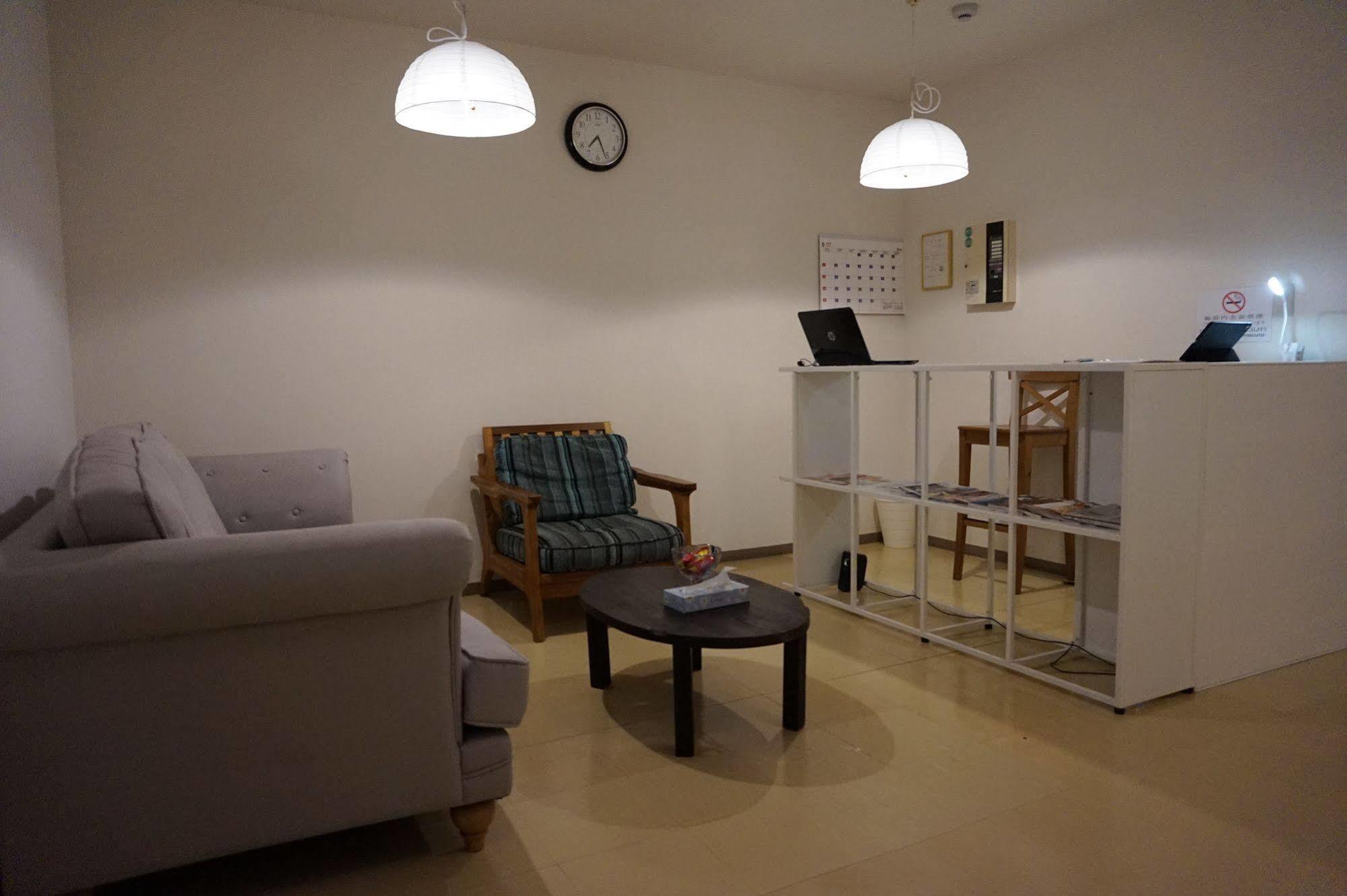Uni Hostel Osaka Exterior photo