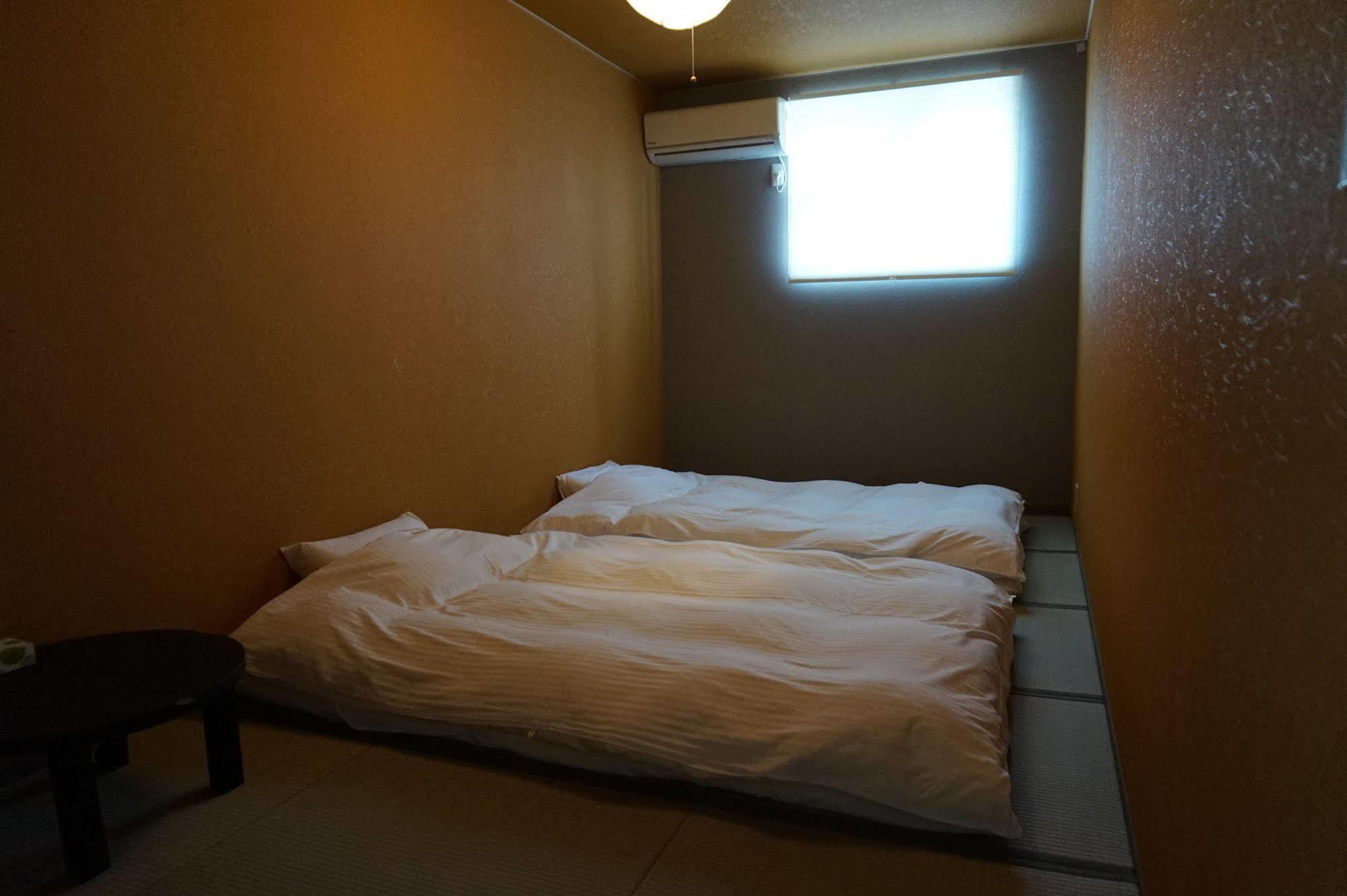 Uni Hostel Osaka Exterior photo