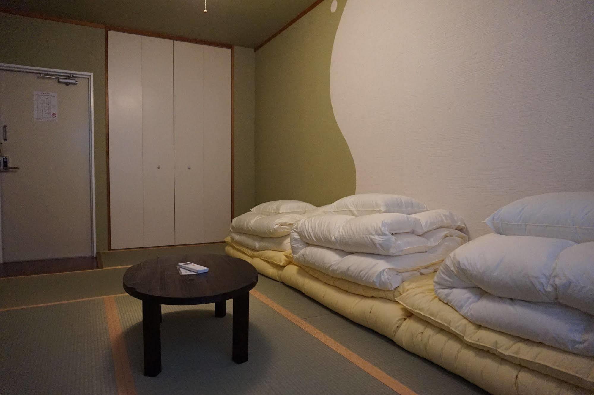 Uni Hostel Osaka Exterior photo