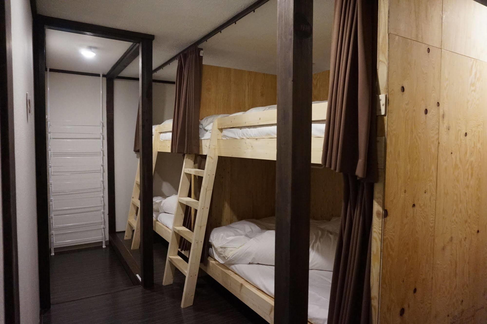 Uni Hostel Osaka Exterior photo