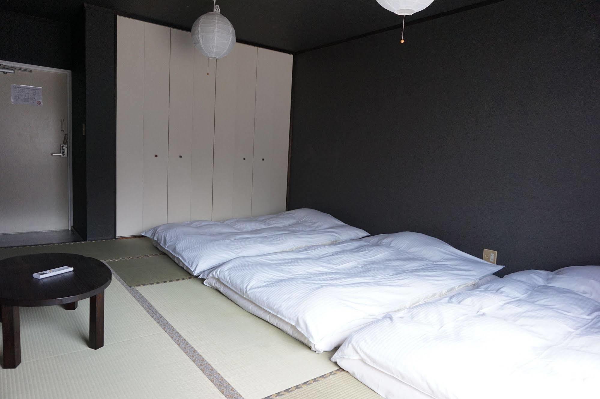 Uni Hostel Osaka Exterior photo